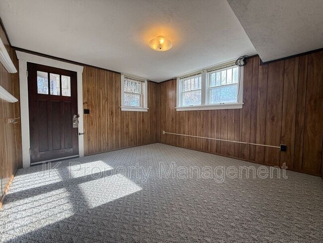 Building Photo - 2217 1st Ave S