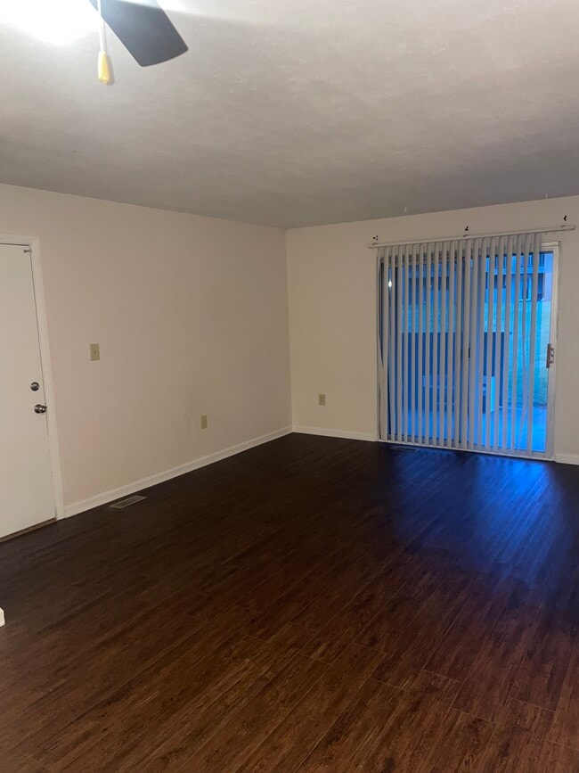 Building Photo - 2275 N Cable Rd