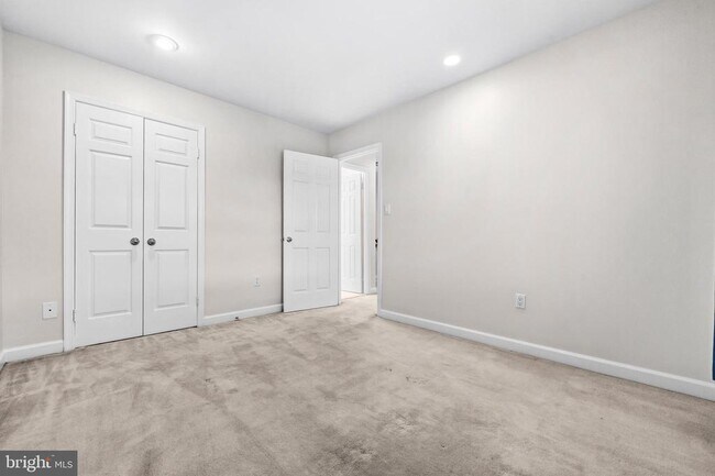 Building Photo - 7520 Royal Dominion Dr