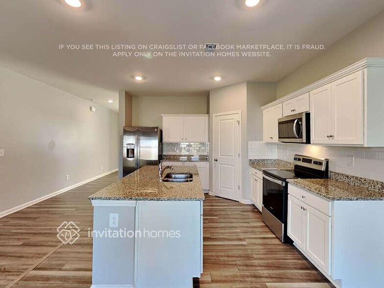 Building Photo - 117 Verona Dr NW