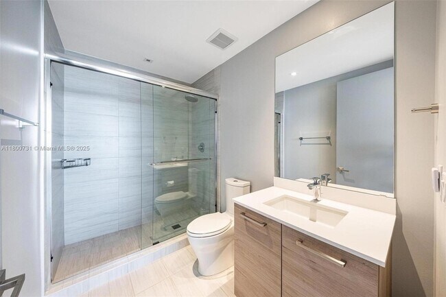 Building Photo - 5500 Island Estates Dr