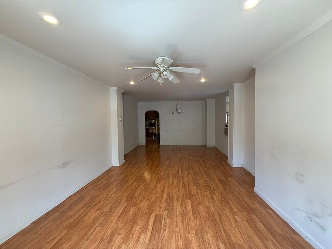 Building Photo - 381 Liberty Ave