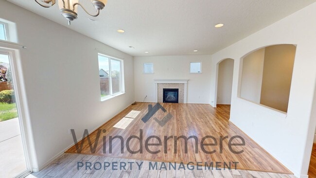 Building Photo - 229 Kokanee Ln
