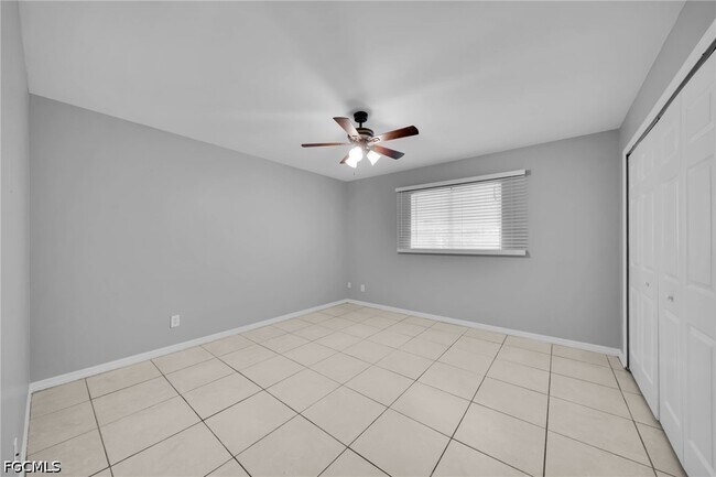 Building Photo - 1407 SE 24th Ave