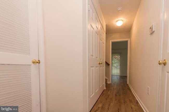 Building Photo - 117 Longpoint Way