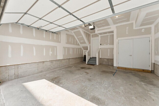Building Photo - 4689 Charger Pl