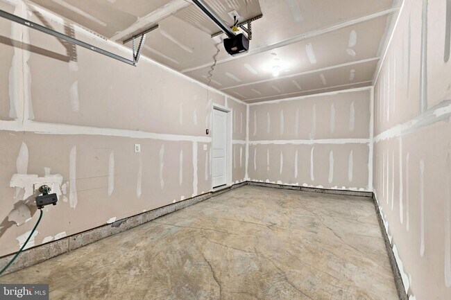 Building Photo - 417 Seeback Dr