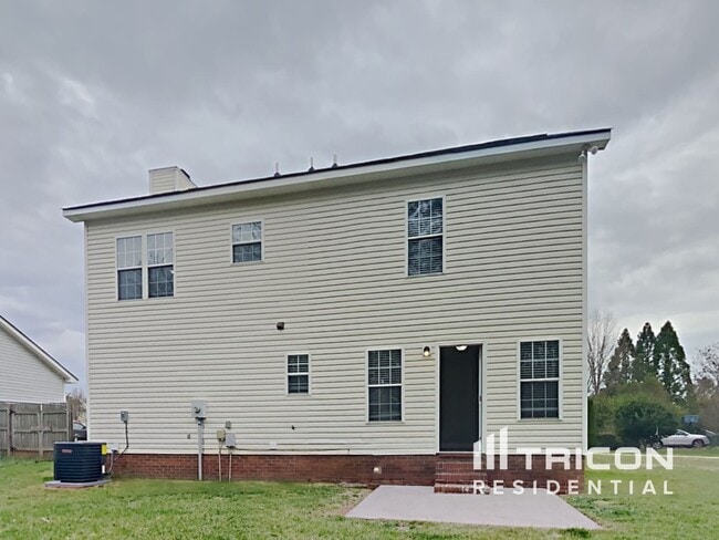 Building Photo - 6805 Bodgit Ln