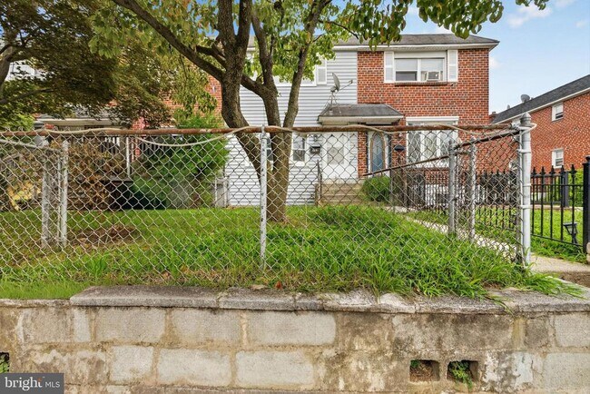 Building Photo - 153 W 21st St