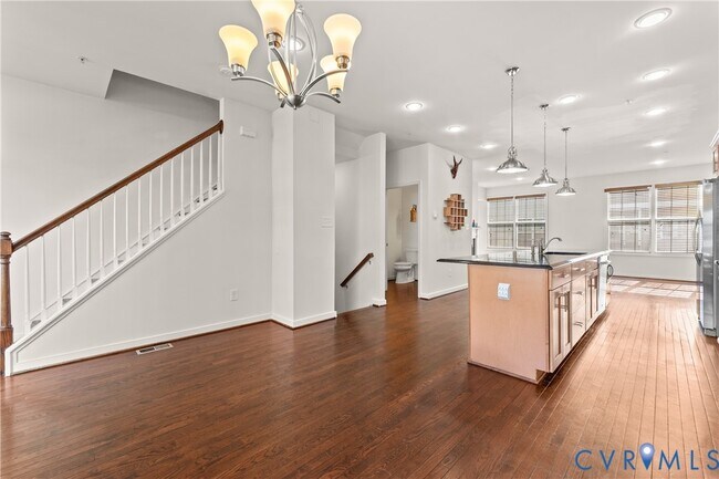 Building Photo - 3904 Village Townes Walk