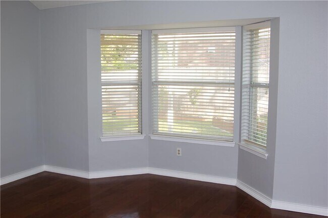 Building Photo - 8005 Nairn Dr