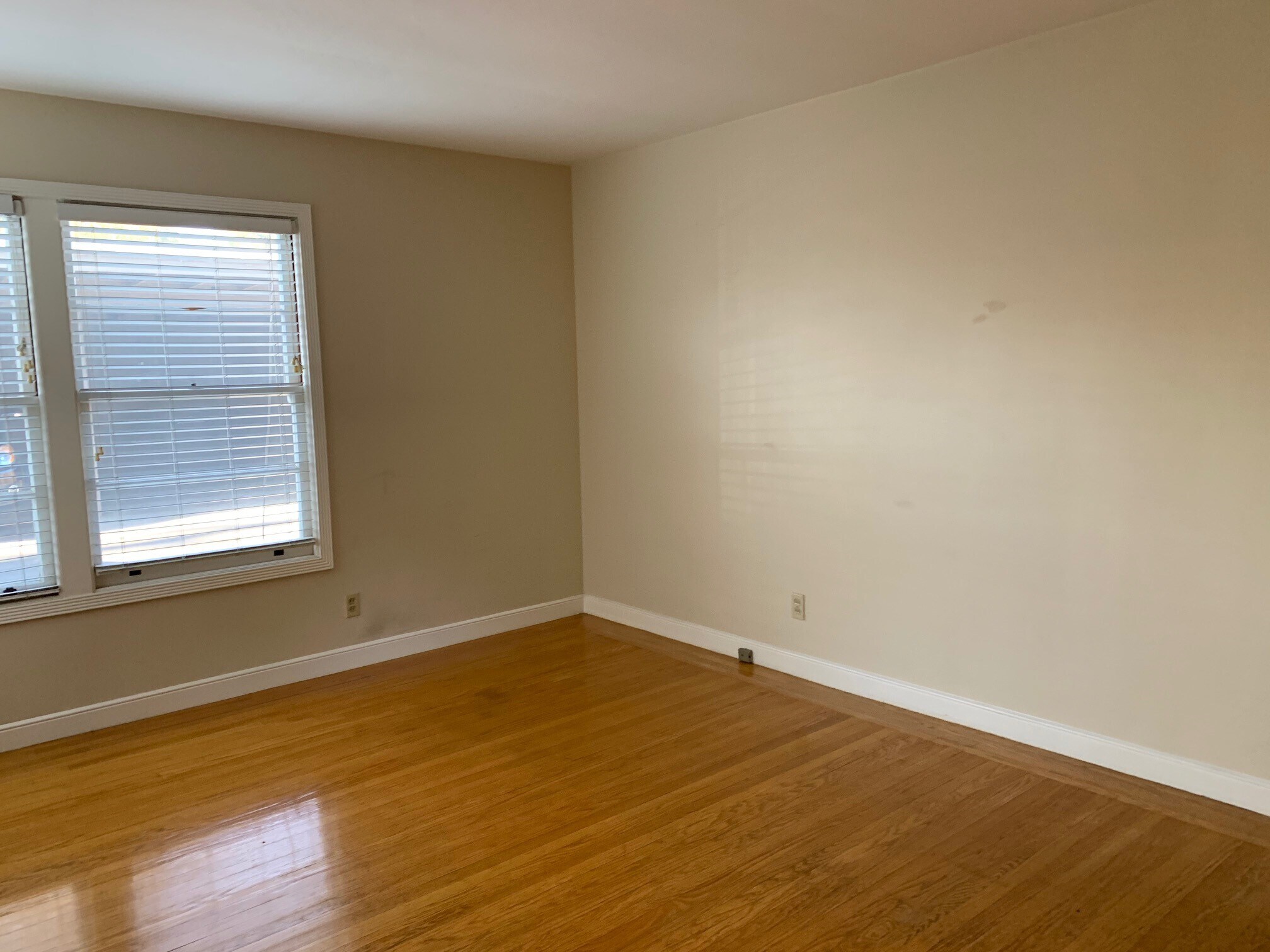 Building Photo - 472 Margarita Ave