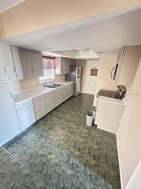 Building Photo - 106 Toluca Dr