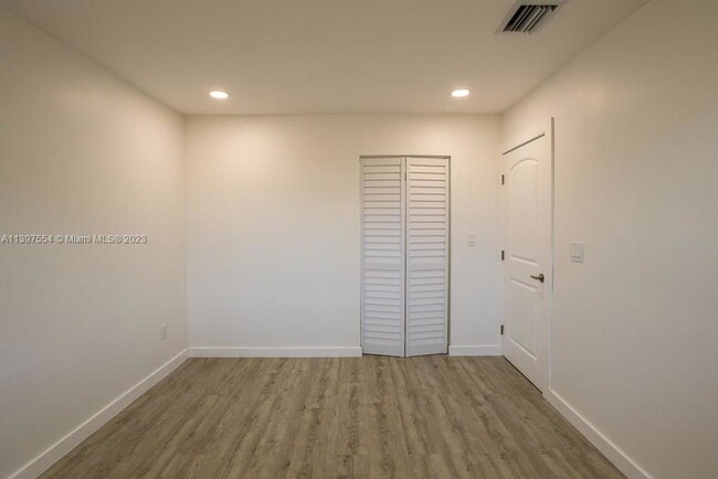 Building Photo - Hope Street, Hollywood, FL 33024 - 4 BR 2 BA Single-Family Home