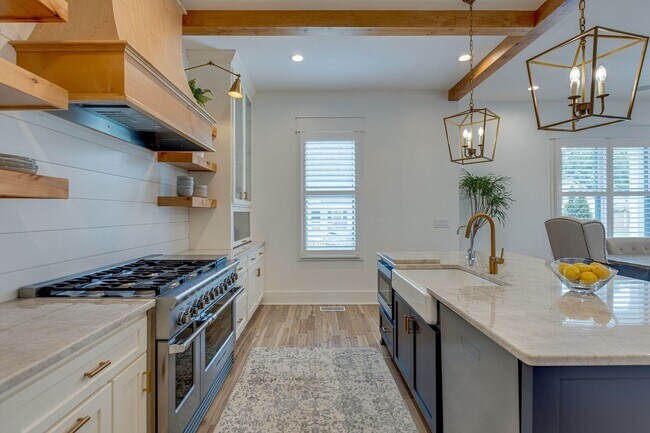 Building Photo - Franklin Home For Lease