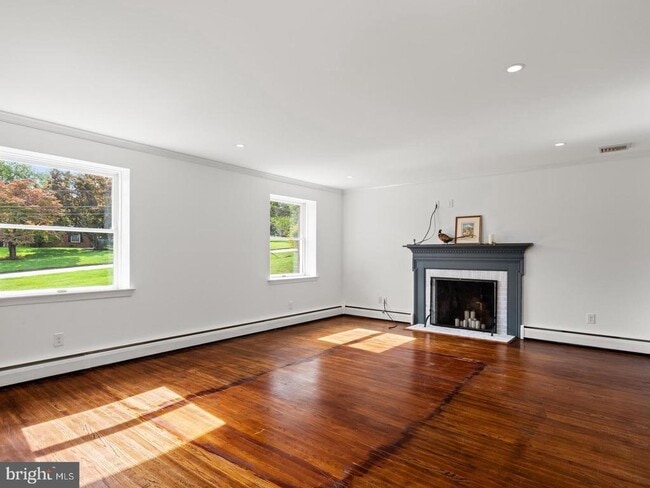 Building Photo - 1105 Waterloo Rd