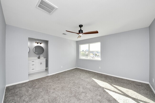 Building Photo - 10250 Bridgeland Ln