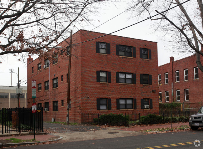 Primary Photo - 200 P St NW