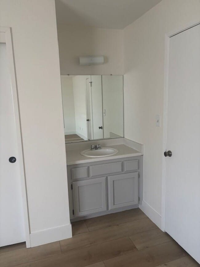 Building Photo - Newly Renovated 2-Bedroom Townhouse with 2...
