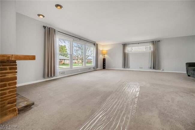 Building Photo - 6175 Vernondale Dr