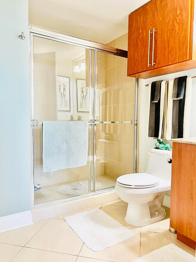 Building Photo - 610 Clematis St