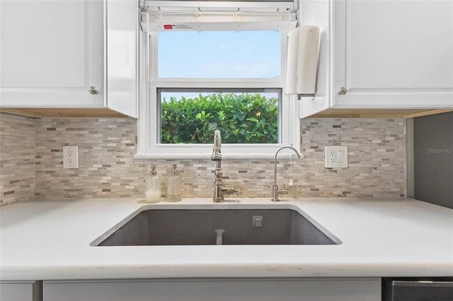 Building Photo - 210 Lake Charles Ct