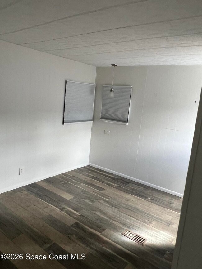 Building Photo - 1142 Parkview Ct NE