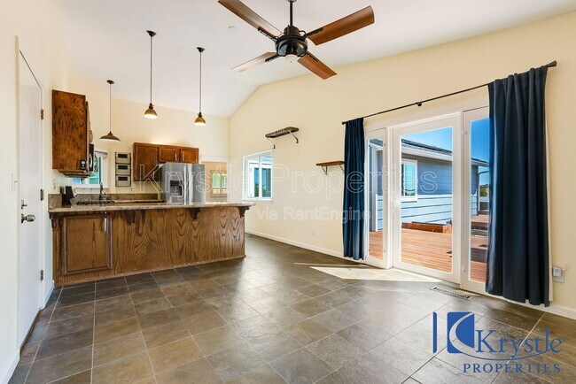 Building Photo - 530 N Regatta Dr