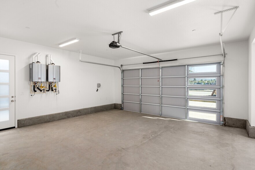 Building Photo - 1887 Notre Dame Blvd