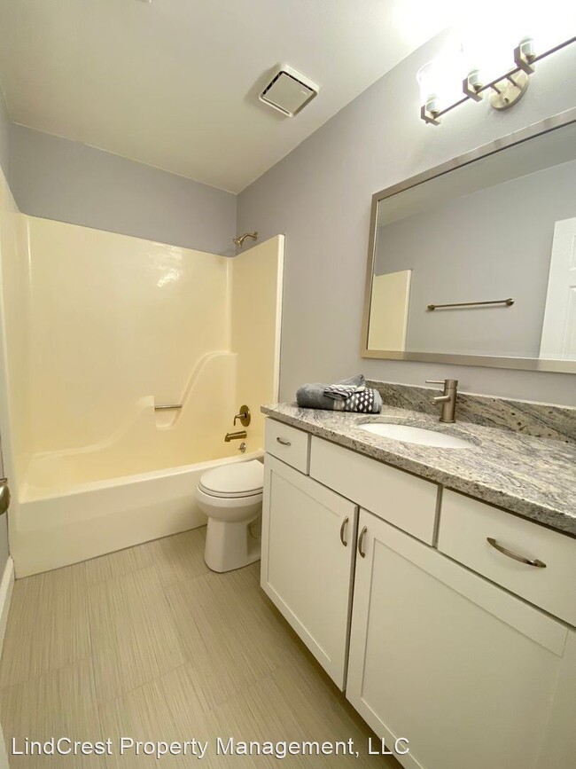 Building Photo - 1301 Glendale Gardens Dr