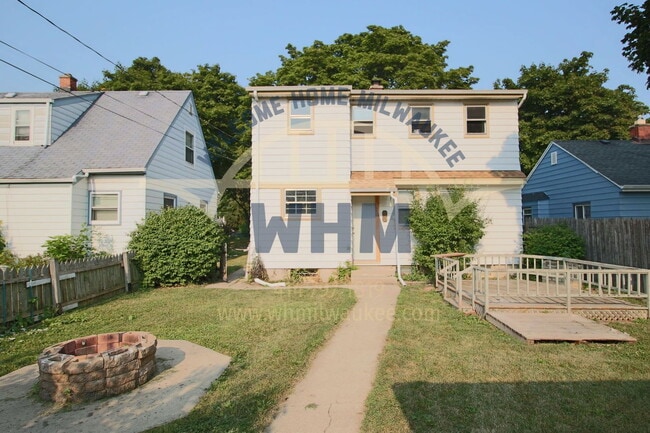 Building Photo - 5748 N 40th St