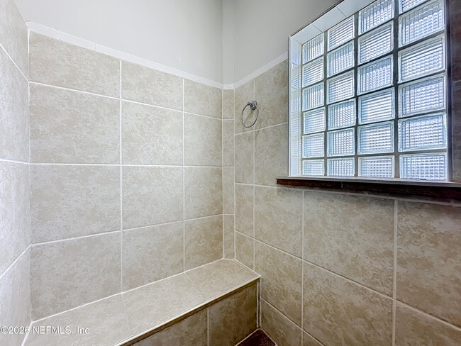 Building Photo - 138 E Duval St