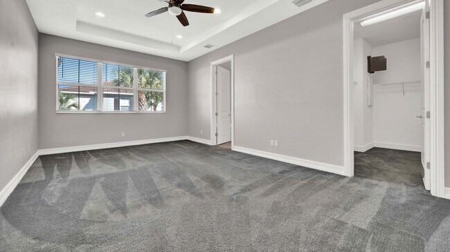 Building Photo - 94 Palm Ln