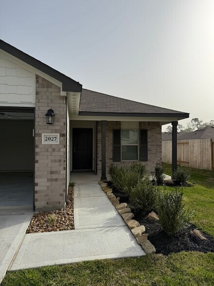 Building Photo - 2027 Summer Night Dr