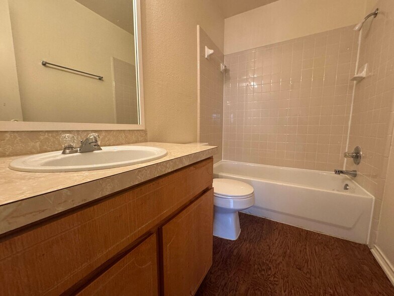 Building Photo - 4300 Alan Kent Dr