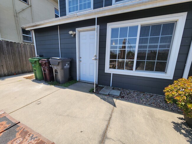 Building Photo - 1072 18th Street