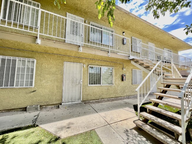 Building Photo - Bright & Budget-Friendly Condo for rent Ac...