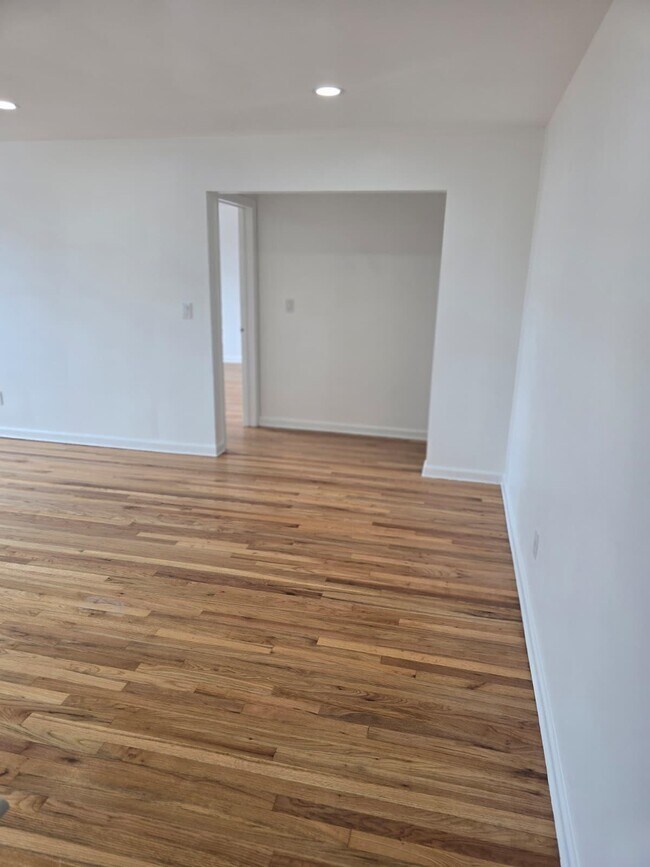 Building Photo - 153 Palisade Ave