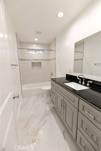 Building Photo - 257 Avenida Victoria