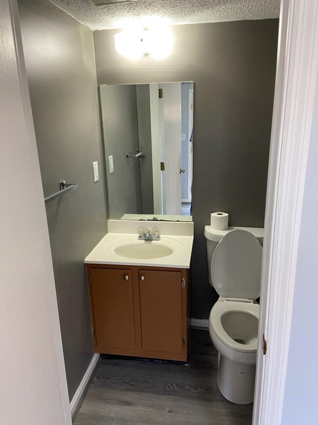 Building Photo - 205 Maranatha Ct