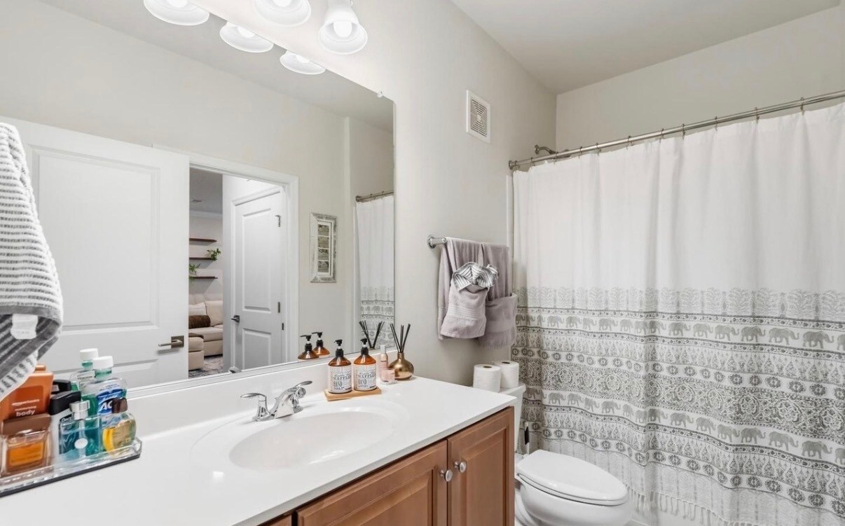 Building Photo - 23255 Milltown Knoll Sq