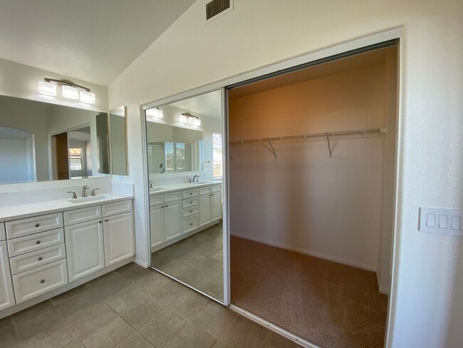 Building Photo - Gorgeous 4 Bedroom Carlsbad Home With A Stunning View and Solar!