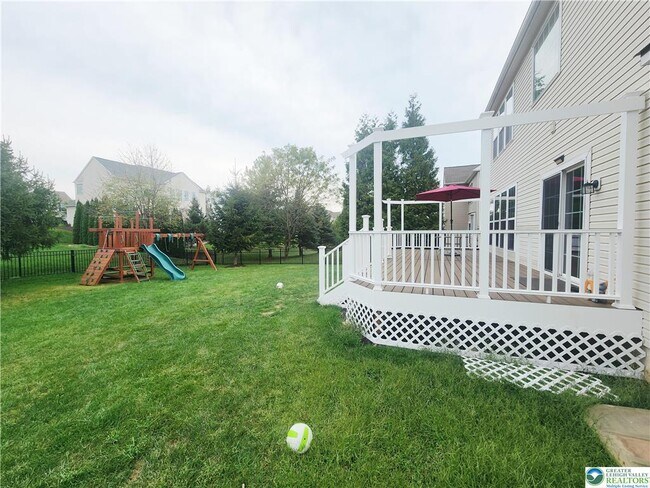 Building Photo - 8858 Pathfinder Rd