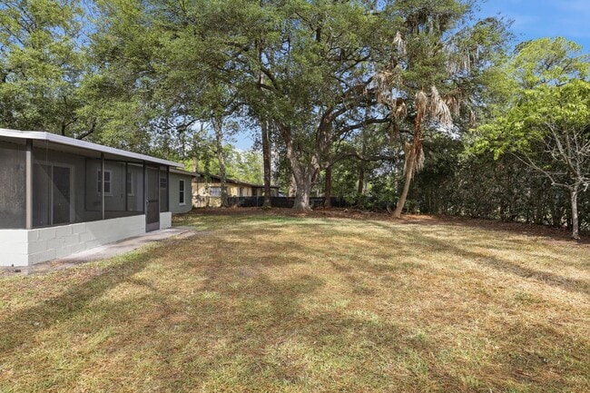 Building Photo - 3 bedroom 2 bath house in Northwood Pines