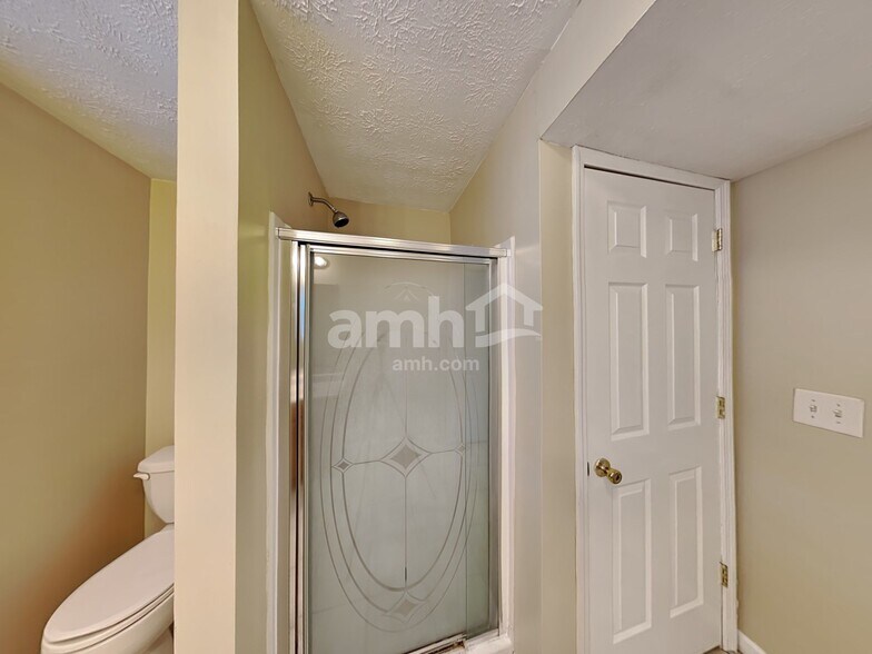 Building Photo - 456 Kathryn Dr