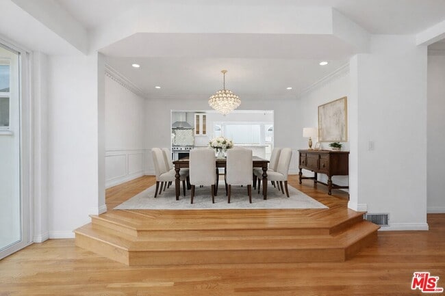 Building Photo - 1170 S Beverwil Dr