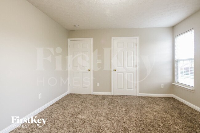Building Photo - 8124 Grassy Meadow Ln