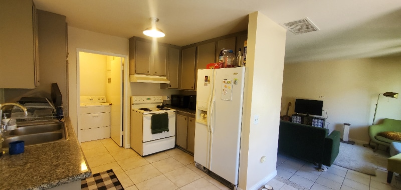 Building Photo - 5428 Snowood