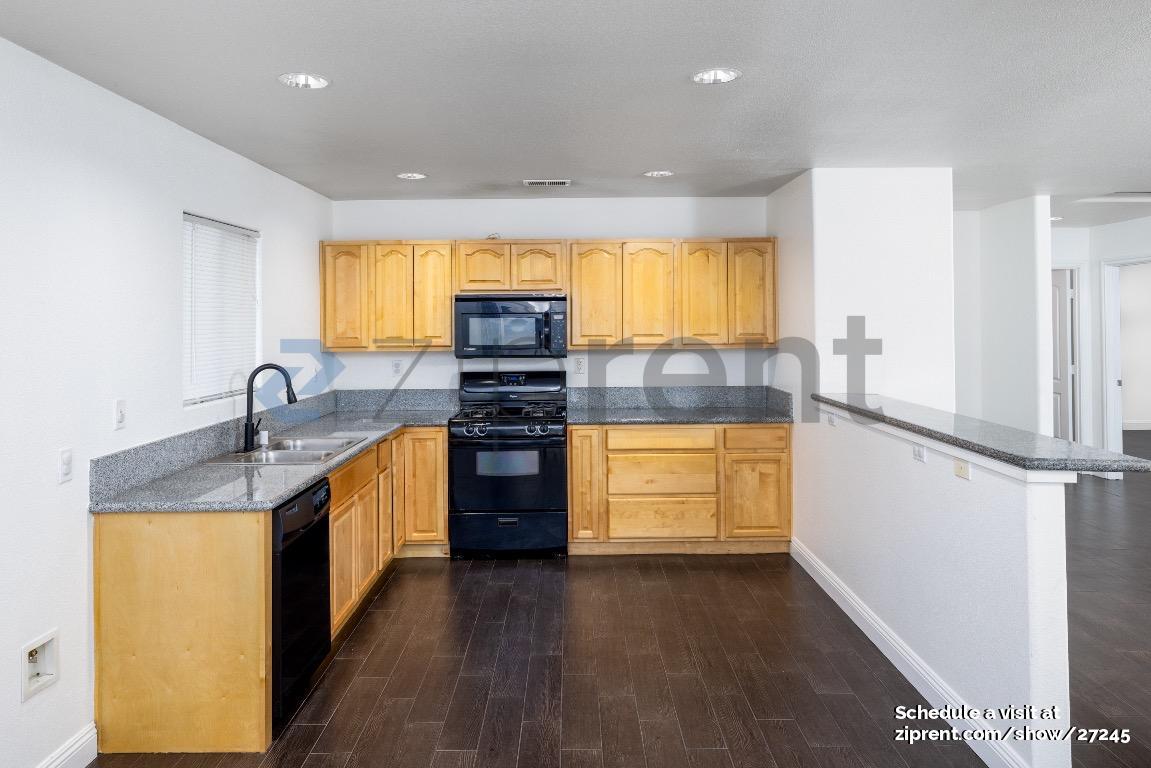 Building Photo - 16201 Viho Rd