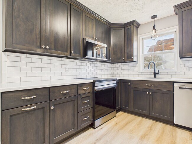 Building Photo - Beautiful Spacious Single Family in Blue Meadow Farms